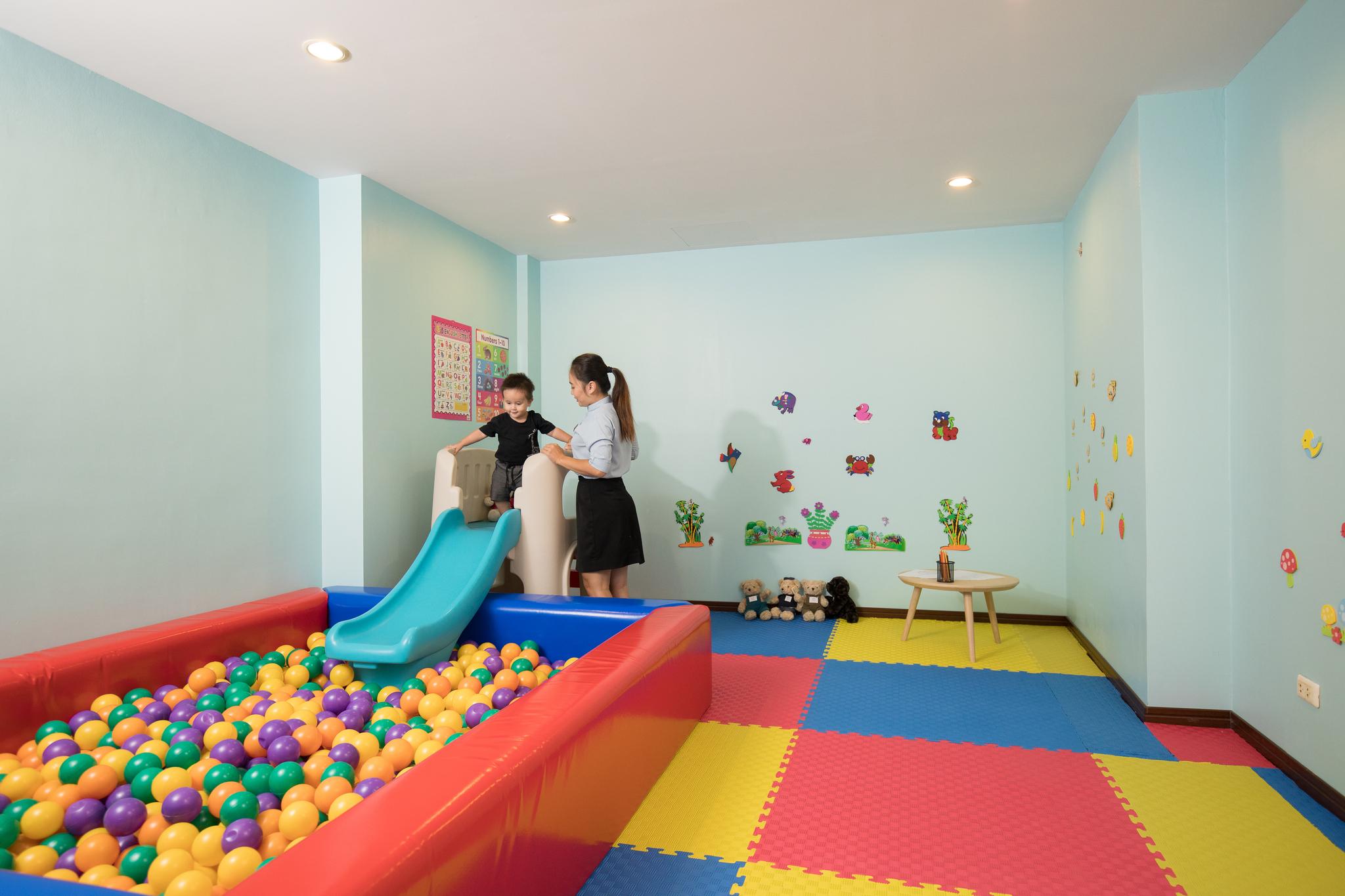 Journeyhub Pattaya Central Buitenkant foto